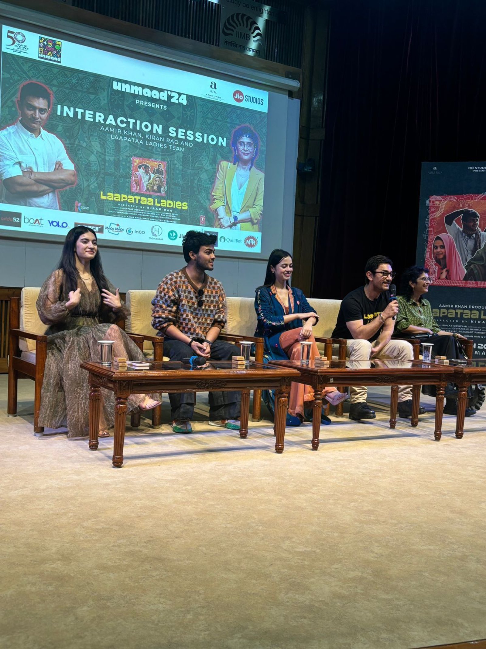 आमिर खान, किरण राव और 'लापता लेडीज़' के कास्ट ने IIM बैंगलोर के छात्रों के साथ की बातचीत
