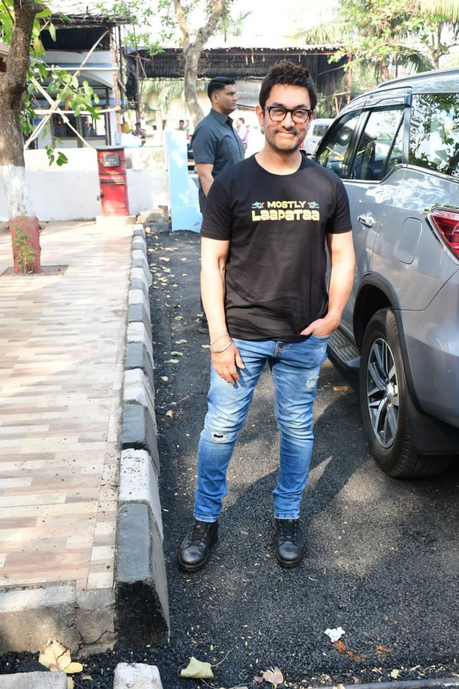 पुणे एयरपोर्ट पर नज़र आया आमिर खान का अनोखा अंदाज़, लापता लेडीज से है खास कनेक्शन